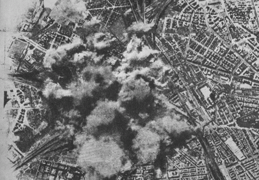 19 juillet 1943, rencontre Hitler Mussolini à Feltre et bombardement de Rome  Quartiere-san-lorenzo-copyright-free